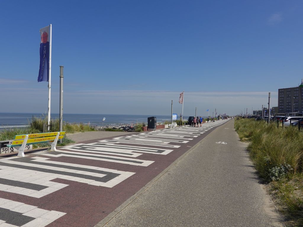 a convenient change is that the new location is only 10mn bike ride from Zandvoort