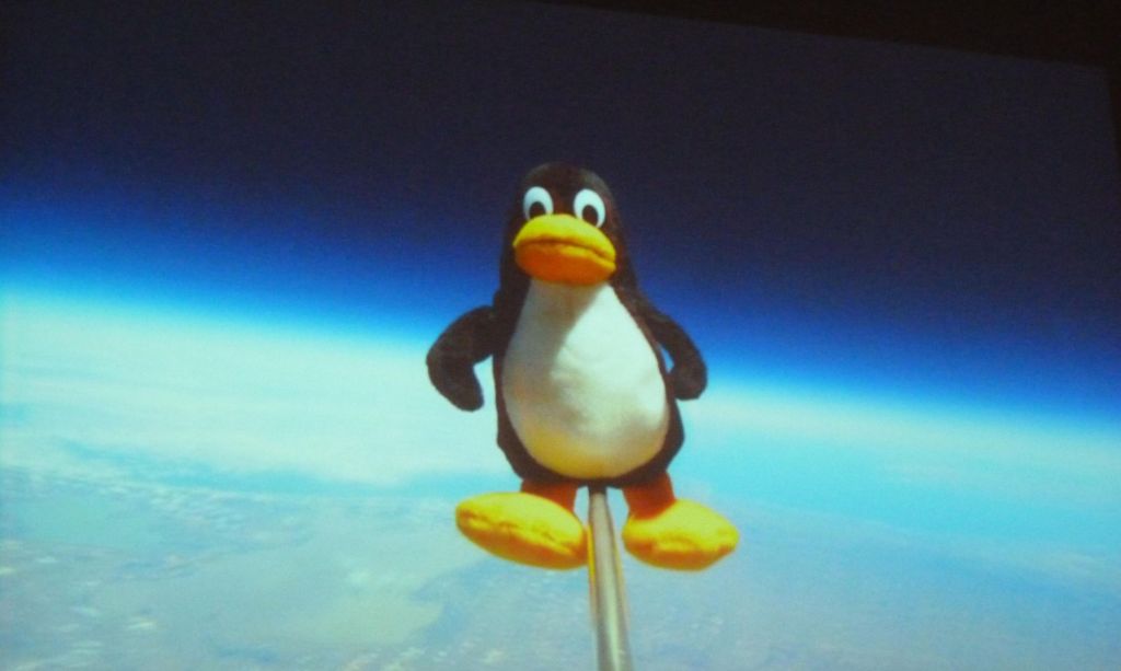 Tux sent to space on a weather balloon