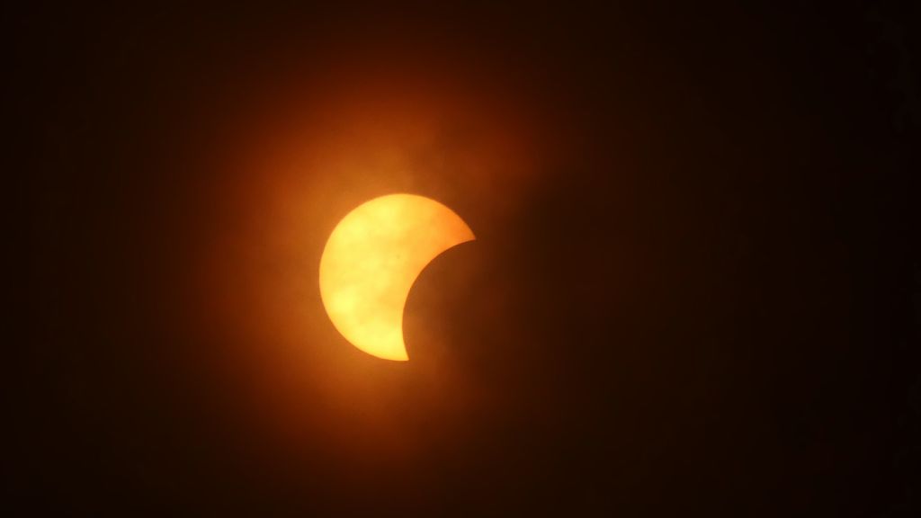 and as we got closer to totality, the sun became visible more often