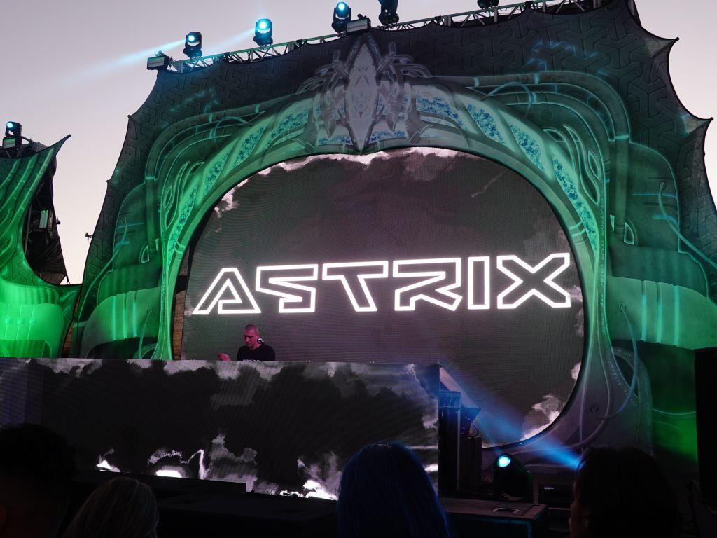 After Astrix was unable to attend EDC, great to have him, another killer set