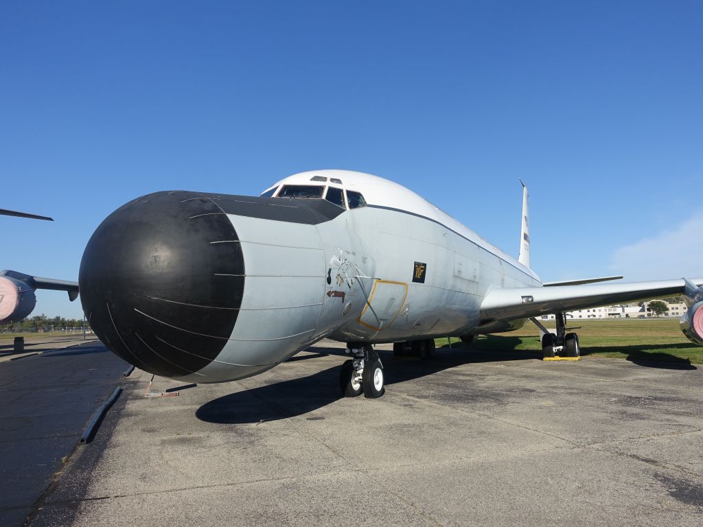poor thing, its nose got stung by a bee... (boeing EC-135E, with big radar)