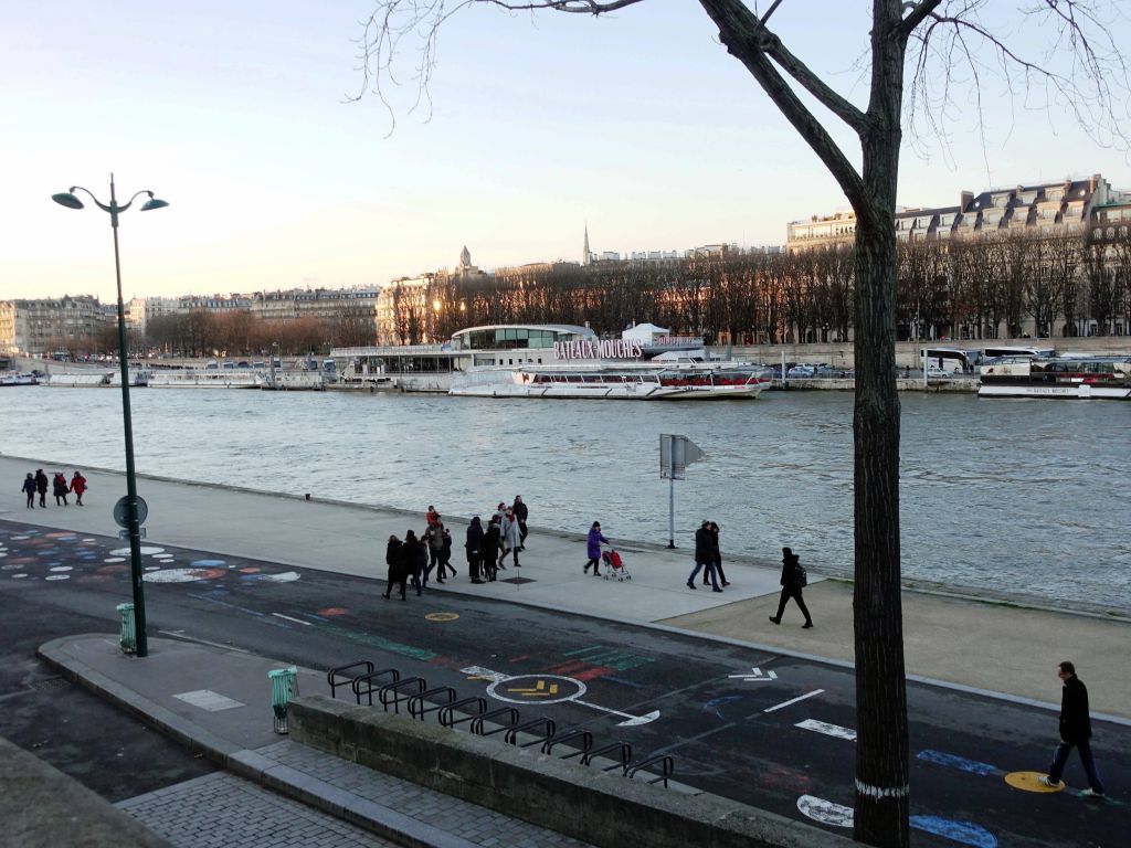 the street that used to be for cars to get out of Paris more quickly is now pedestrian. Not everyone loves this...