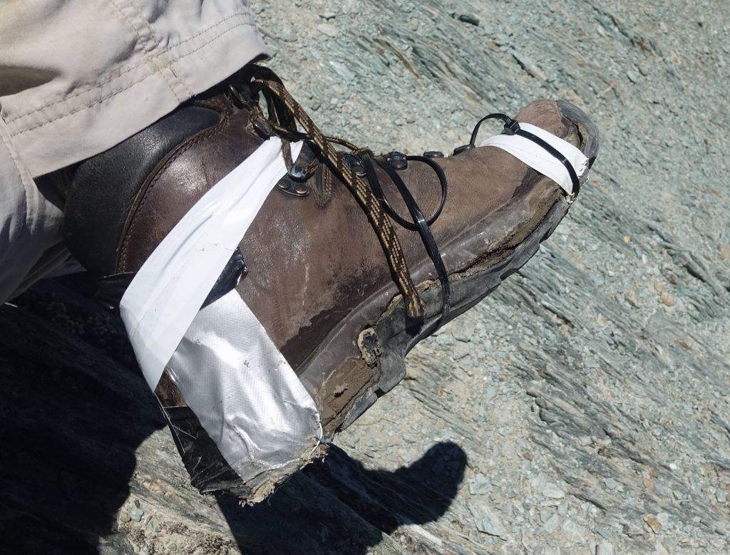 my boot didn't look great, but it worked for the rest of the hike