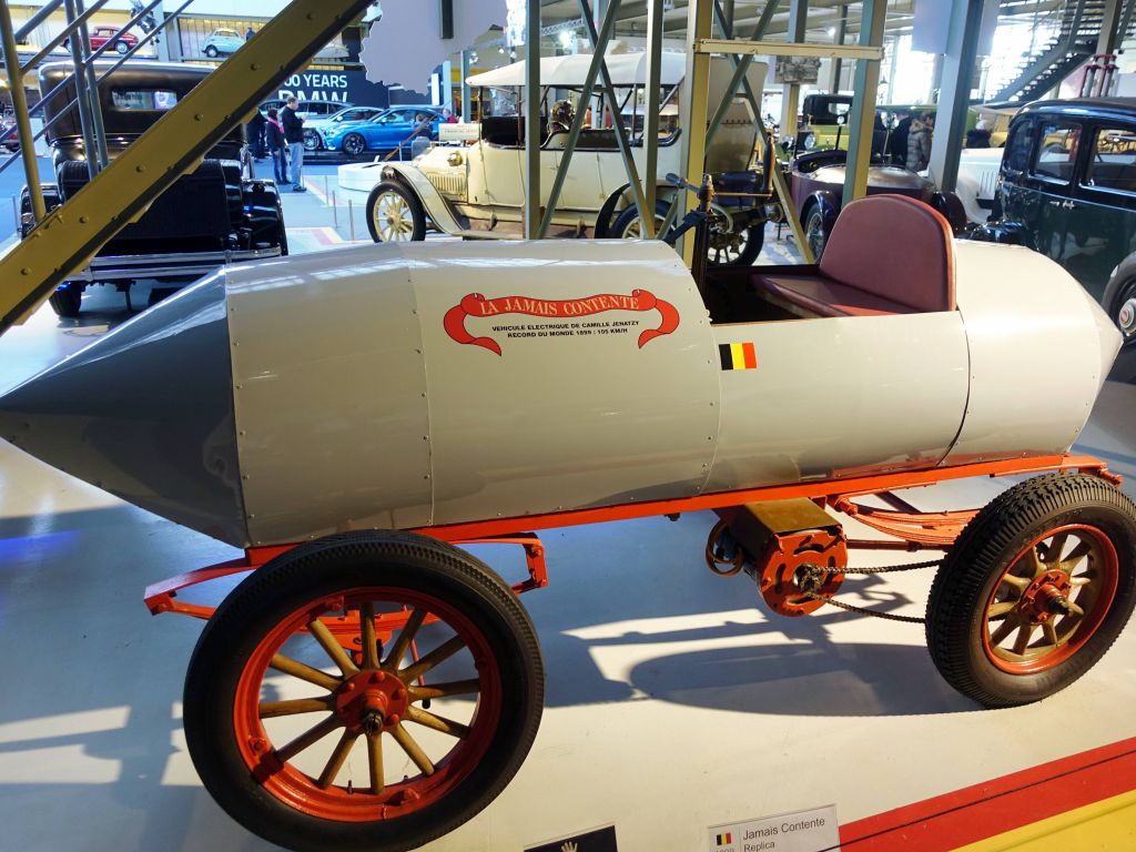This electric 'car' was the fastest one in the world in 1899*, at 105kph