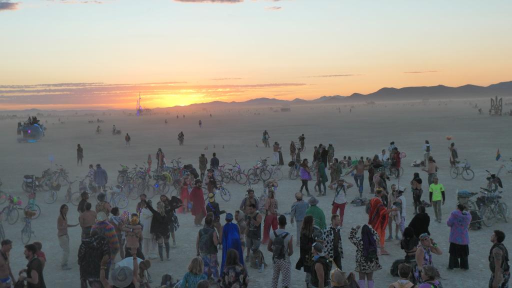 534 - 20220903 Burning Man Paavo Above n Beyond Discow Sunrise