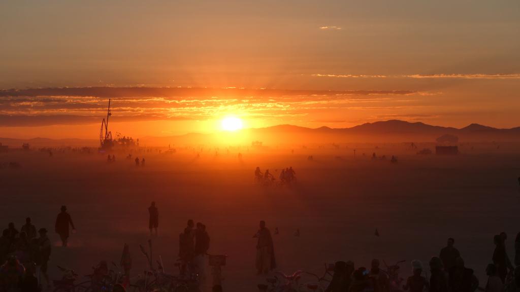 551 - 20220903 Burning Man Paavo Above n Beyond Discow Sunrise