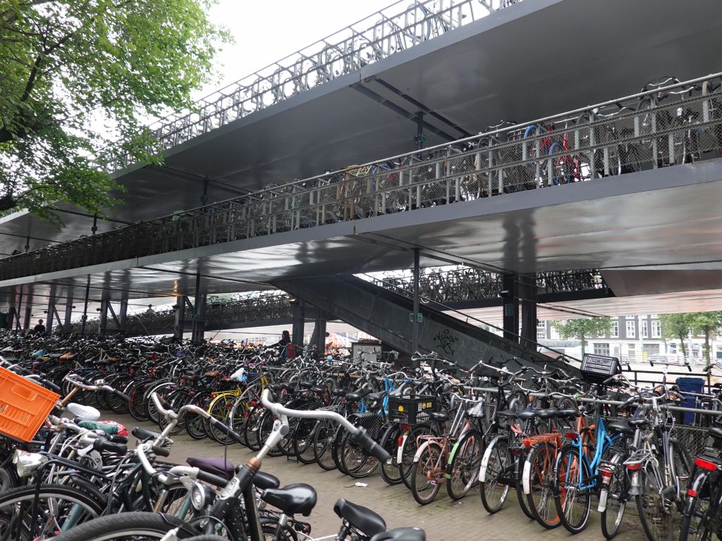 a few bikes around the train station :)