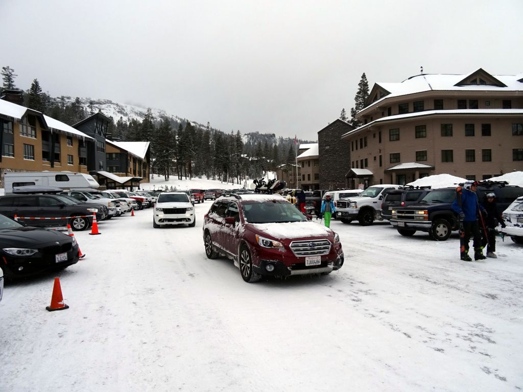 plenty of cars and people were there by the time we arrived, way before the lifts opened