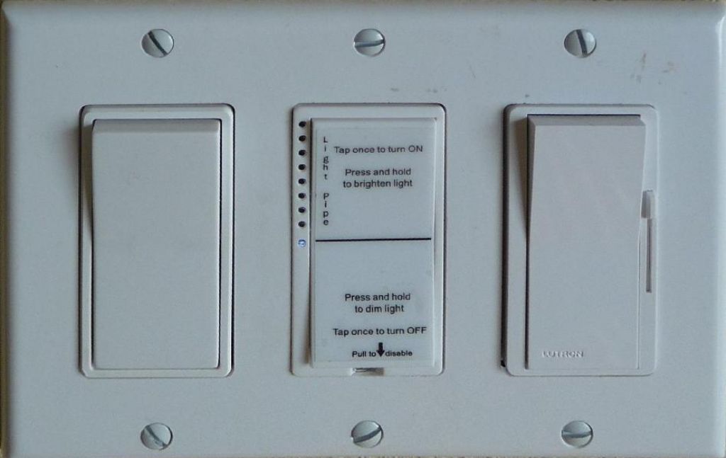 what an insteon dimmer switch looks like