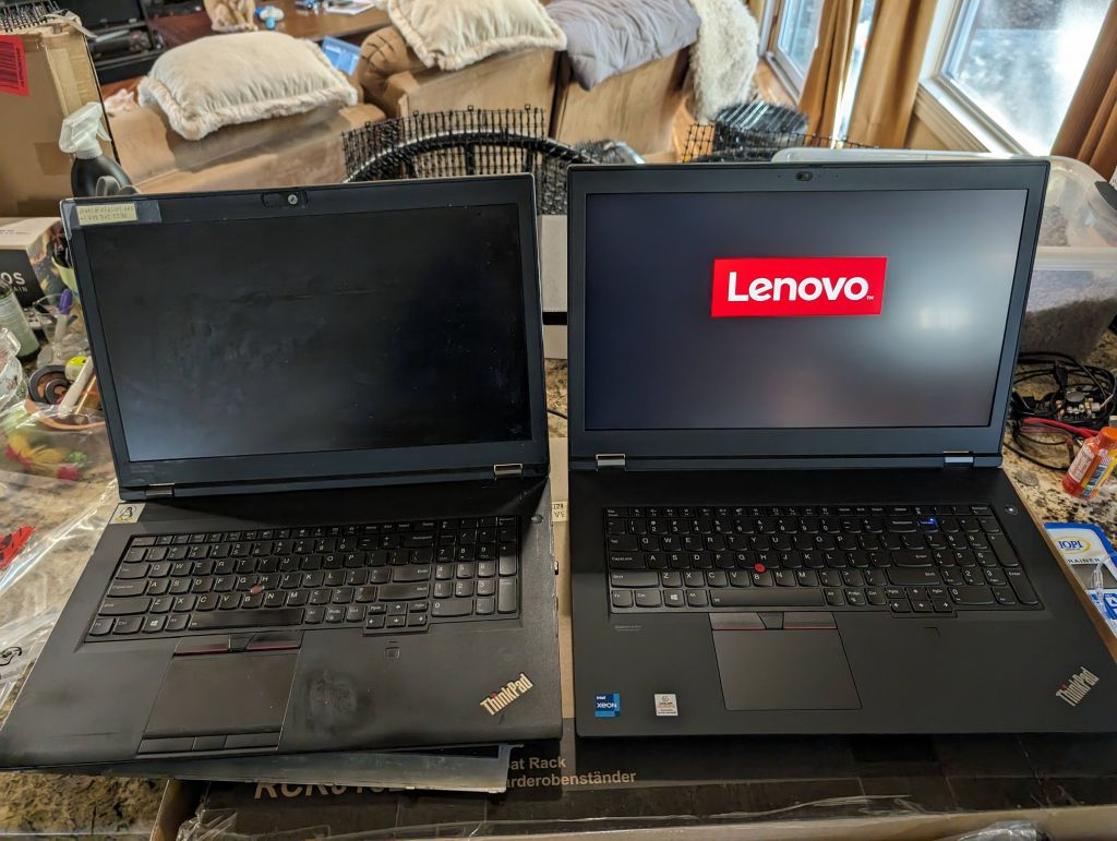 both laptops mostly look the same, 