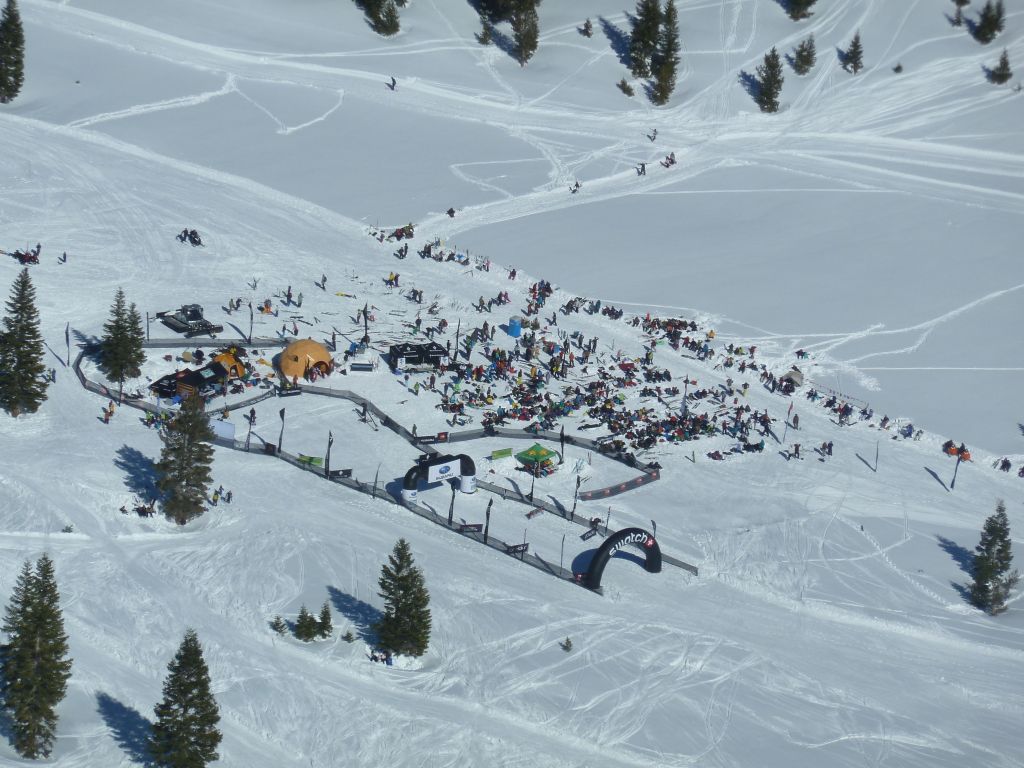 People watching the big skiier contest