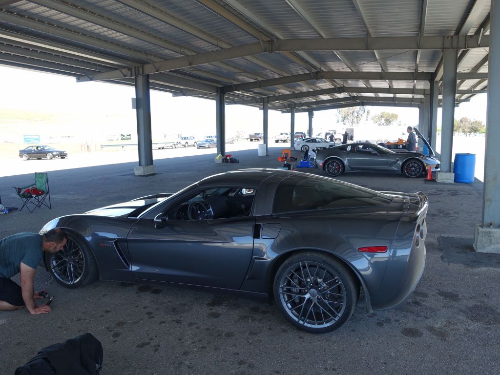 this Z06 with the same tires than me was hella fast