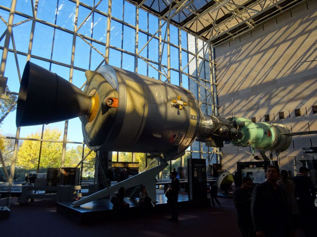US and Russian capsule rendez-vous