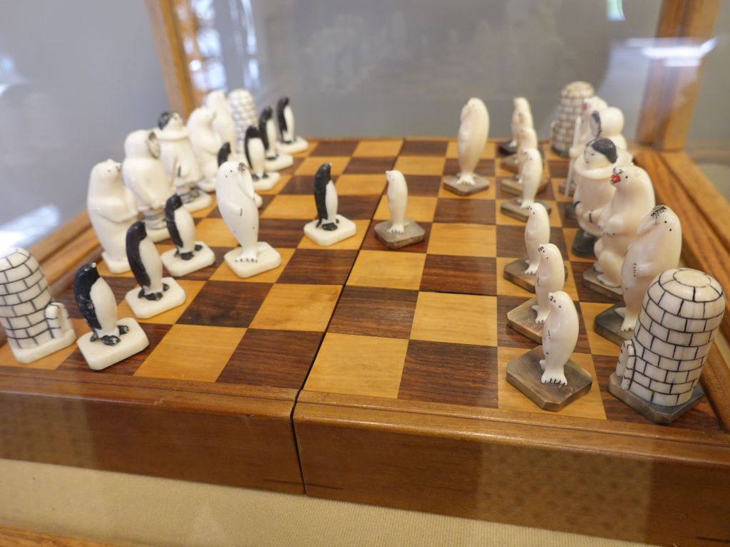 very cool chess set