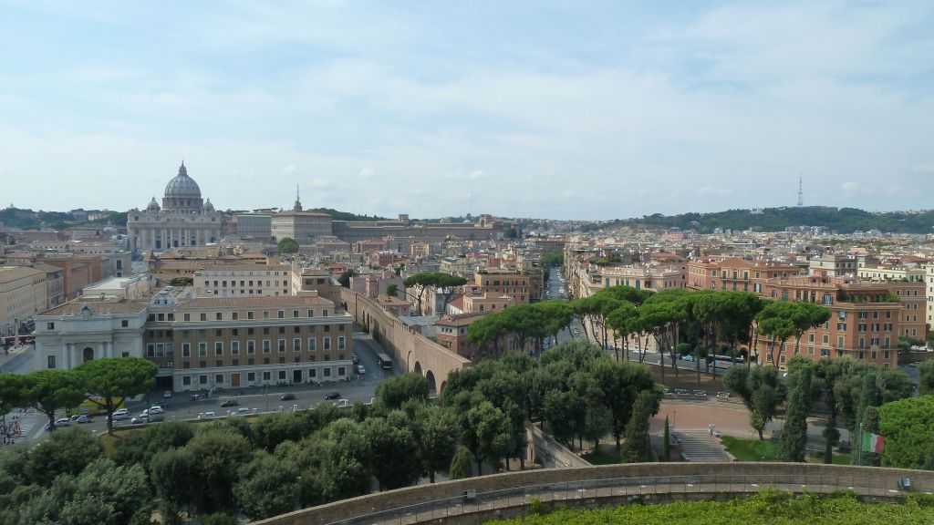 this is the passeto/corridor from the Vatican's St Peter's to Castel Sant' Angelo