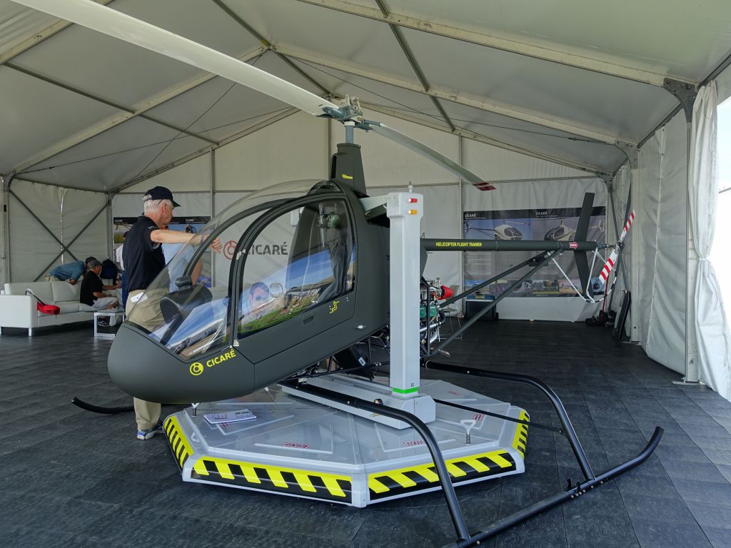 an experimental heli trainer with a single seat? mmmmh...