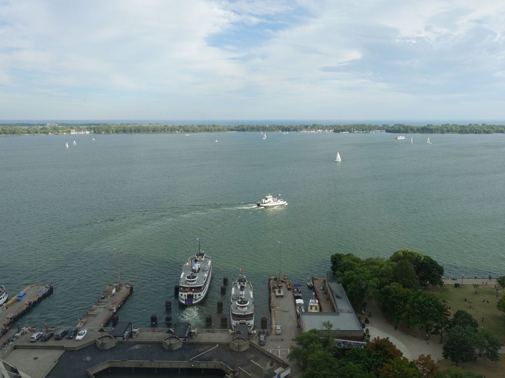 from our hotel, we had view on the boats that were going back and forth to Toronto Islands, a big park