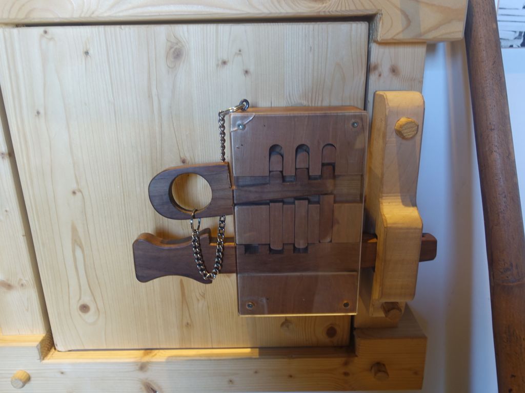 wooden key, nice...