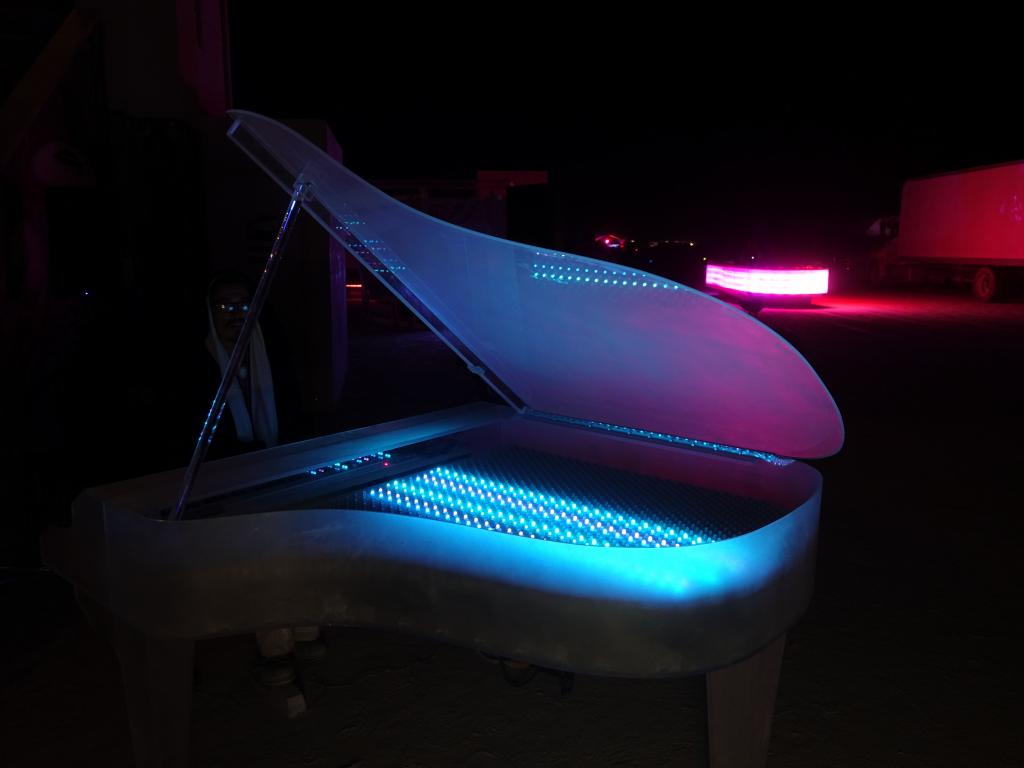 7404 - Temple Silent n LED Piano
