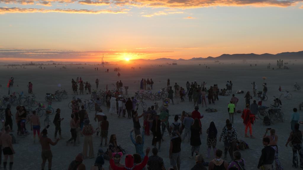 542 - 20220903 Burning Man Paavo Above n Beyond Discow Sunrise