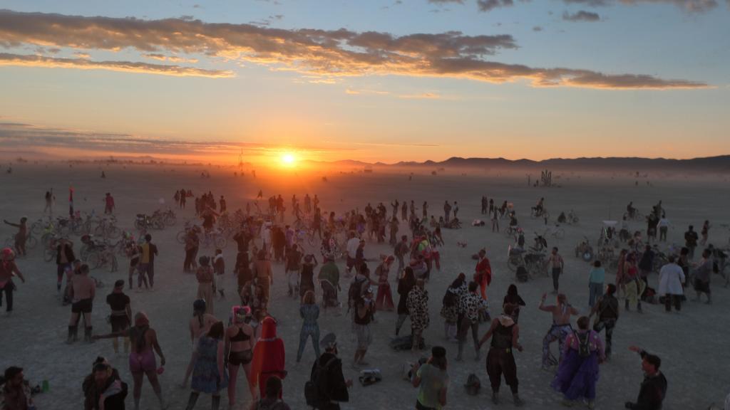 549 - 20220903 Burning Man Paavo Above n Beyond Discow Sunrise