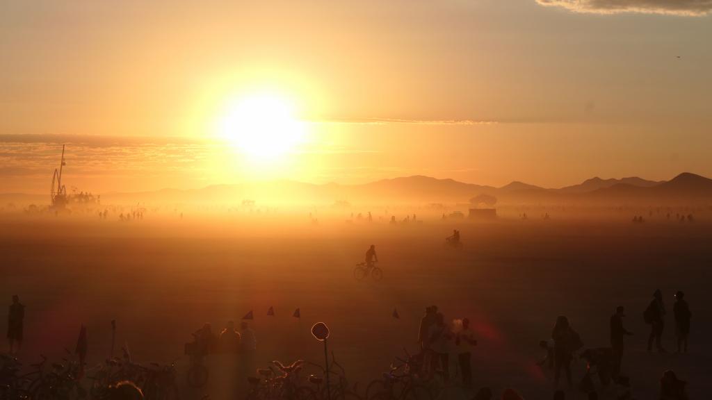 564 - 20220903 Burning Man Paavo Above n Beyond Discow Sunrise