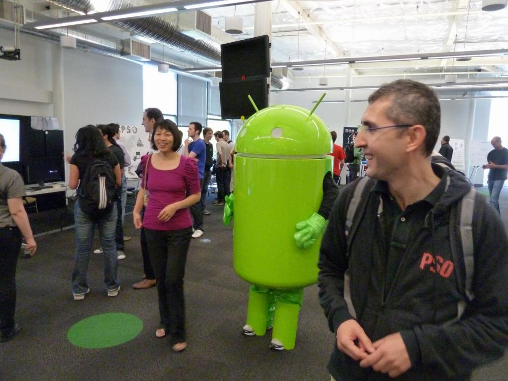 800 - Android Robot