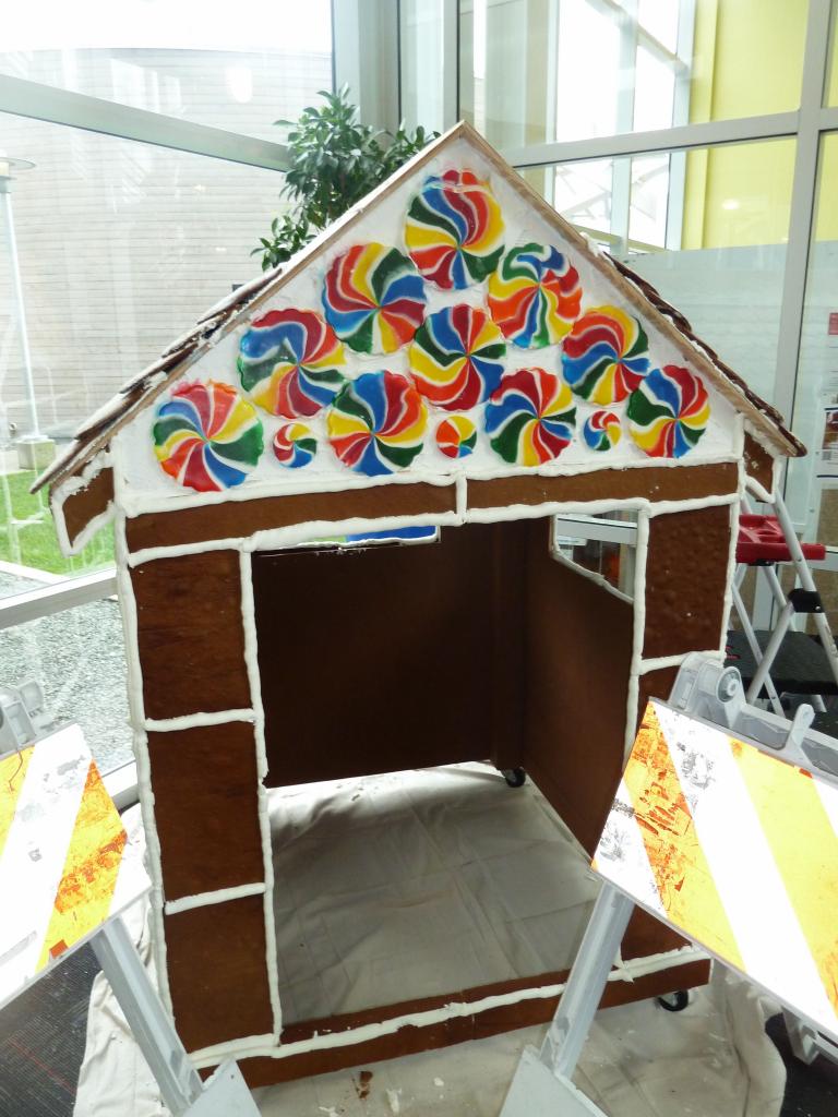 802 - Gingerbread. House